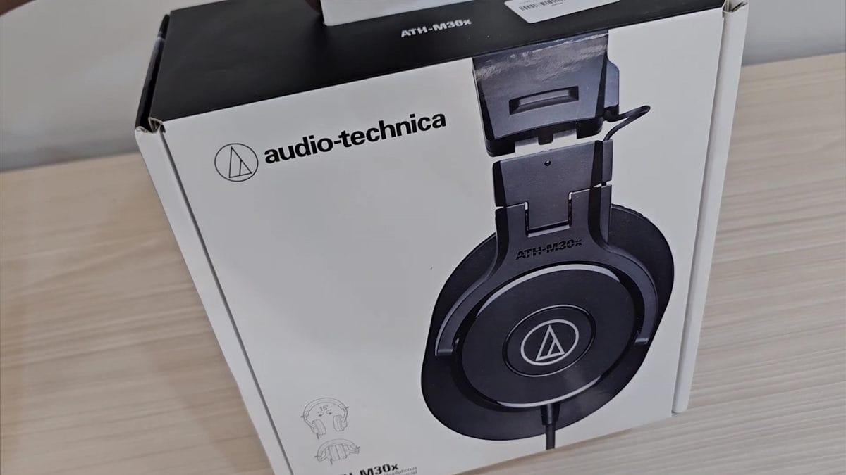 Audio-Technica ATH-M30x retail box
