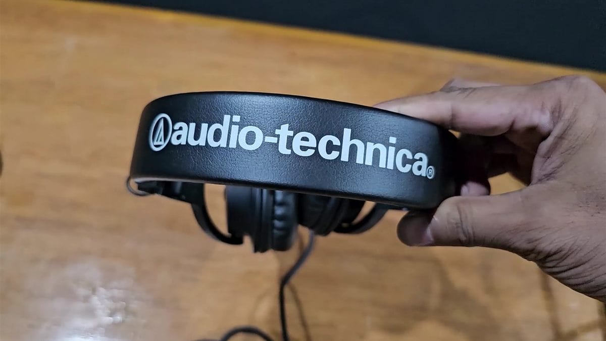 Audio-Technica ATH-M30x padded headband with logo