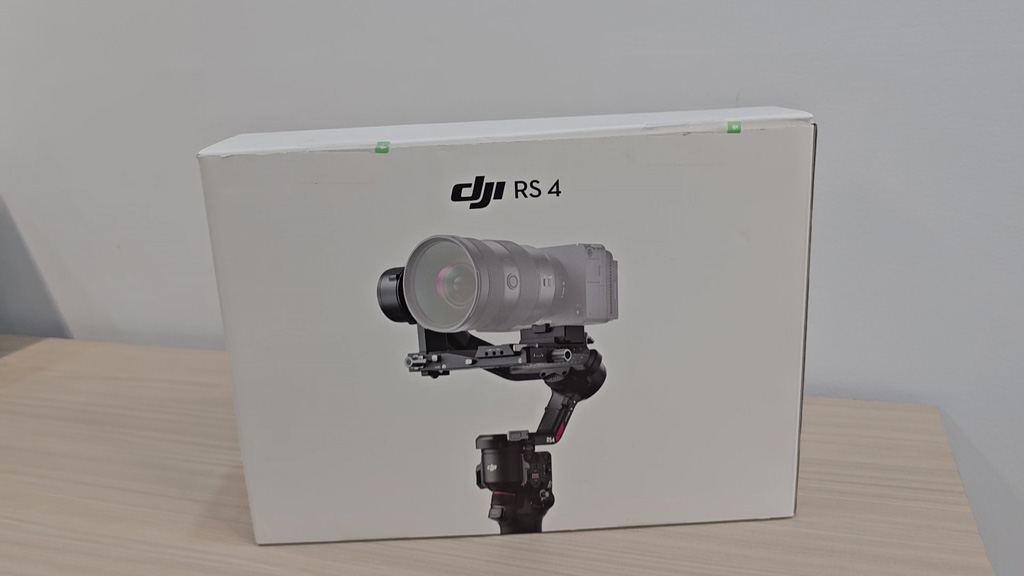 DJI RS 4 retail box