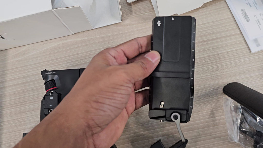 DJI RS 4 quick-release plate