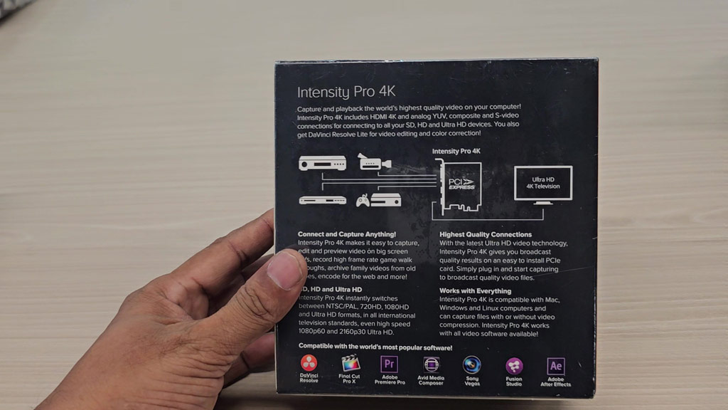 Back of the Intensity Pro 4K box with a connection diagram