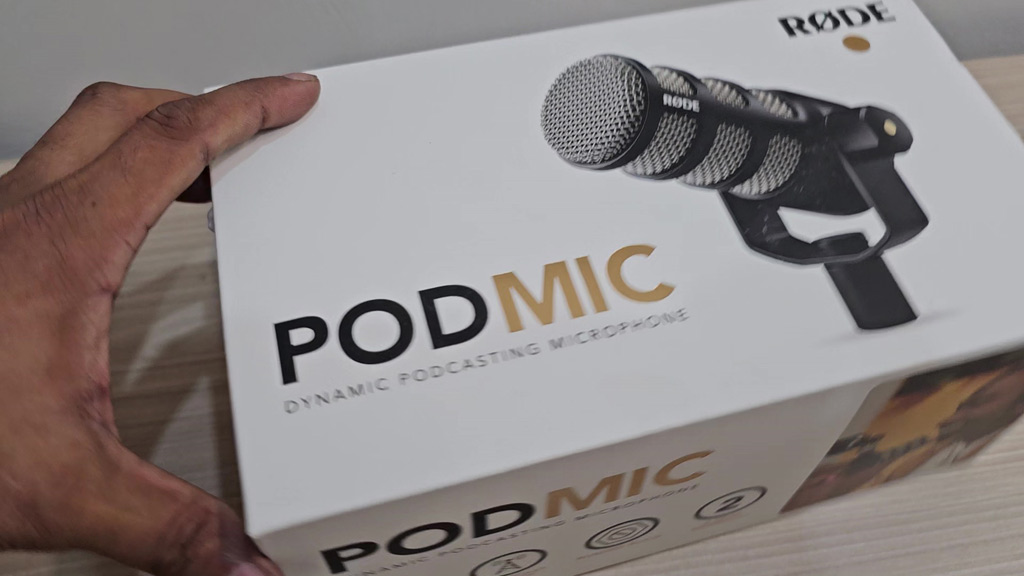 RØDE PodMic retail box