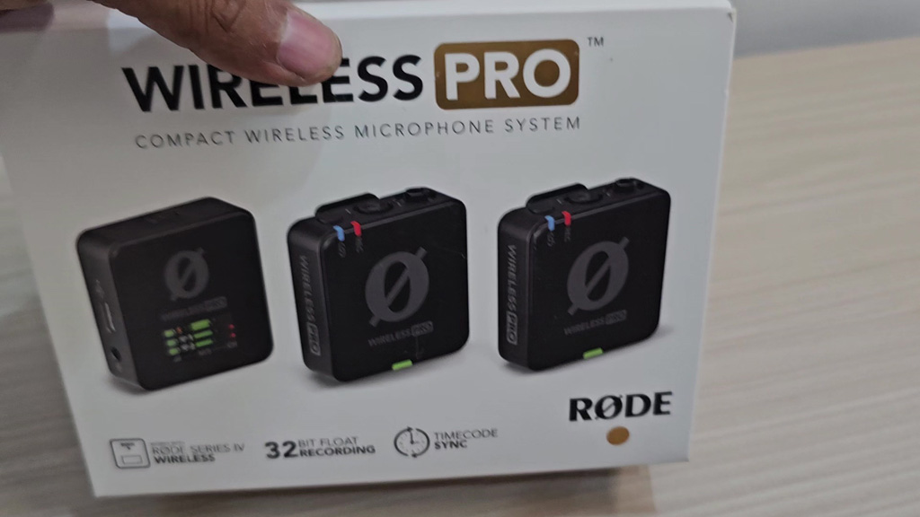 RØDE Wireless PRO retail box showing the receiver and two transmitters