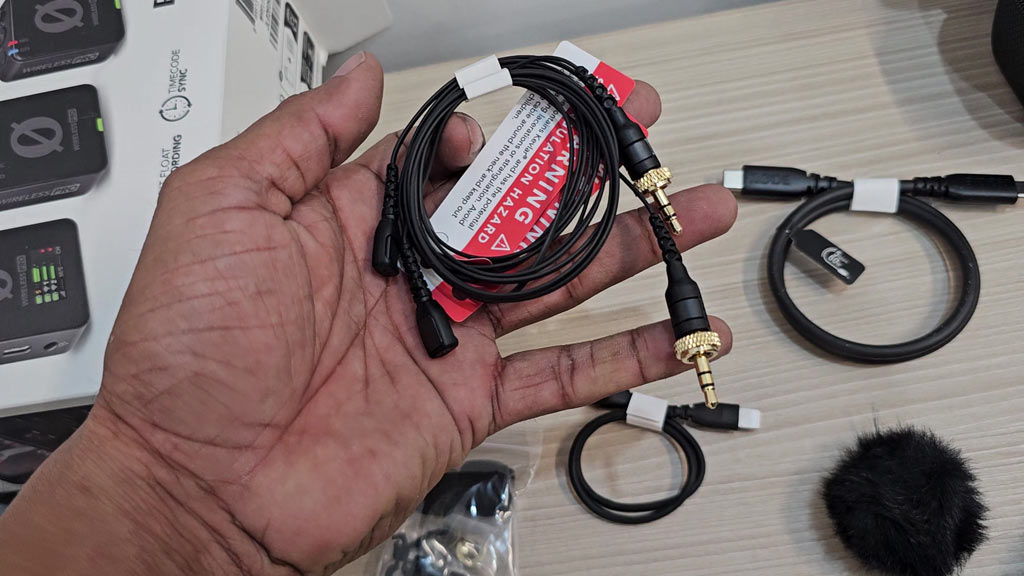 RØDE Lavalier II microphone with gold locking connector
