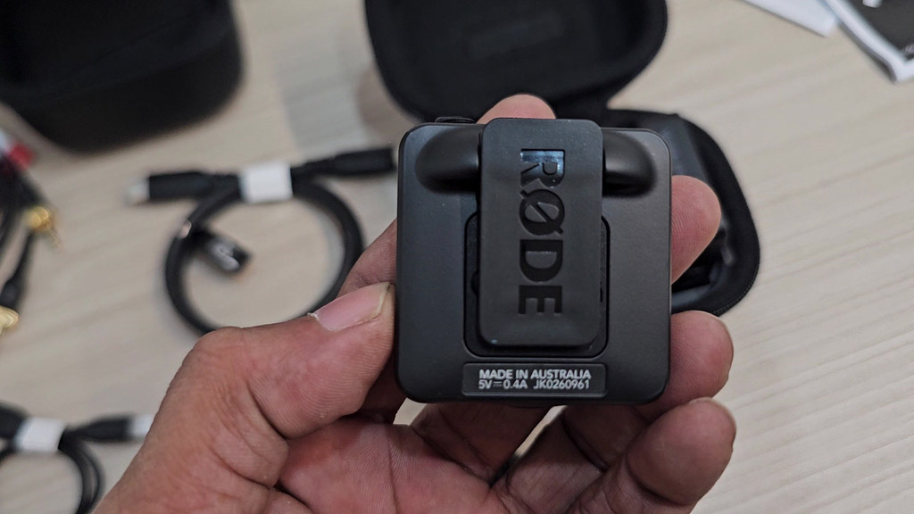 Back of a RØDE Wireless PRO unit showing the RØDE clip