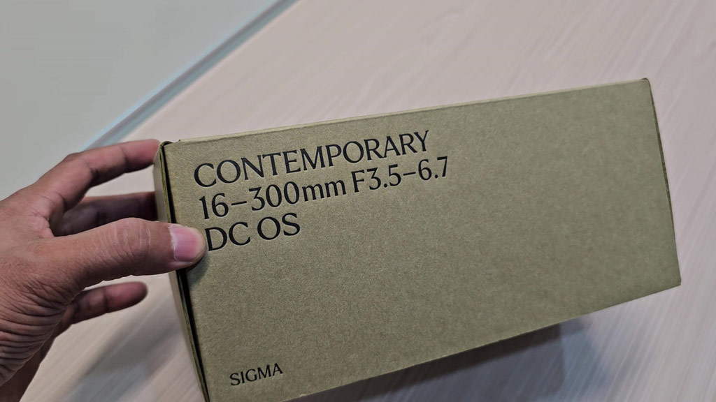 Sigma 16-300mm F3.5-6.7 DC OS Contemporary box