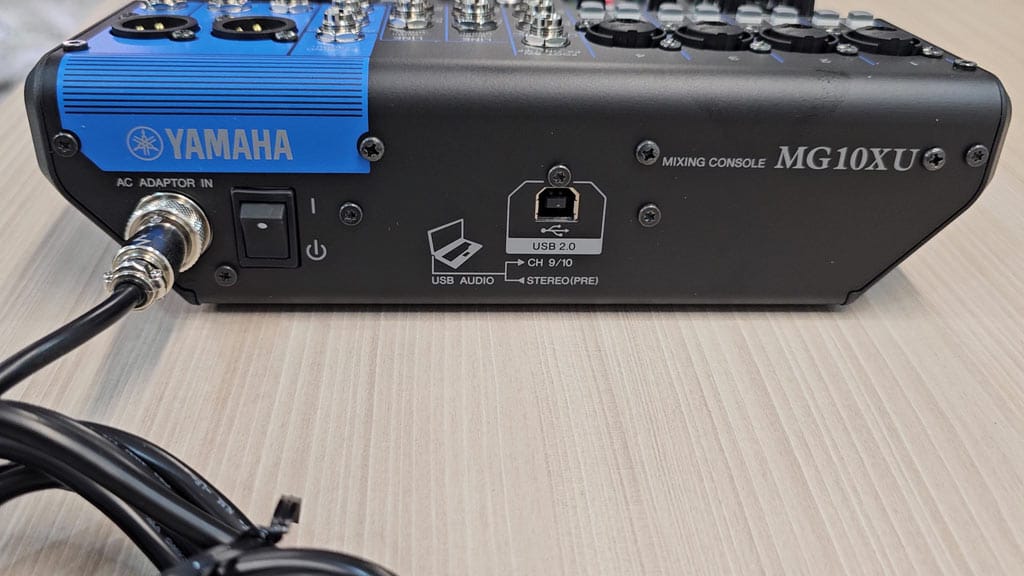 Yamaha MG10XU rear panel with USB 2.0 port, power switch and AC adaptor input
