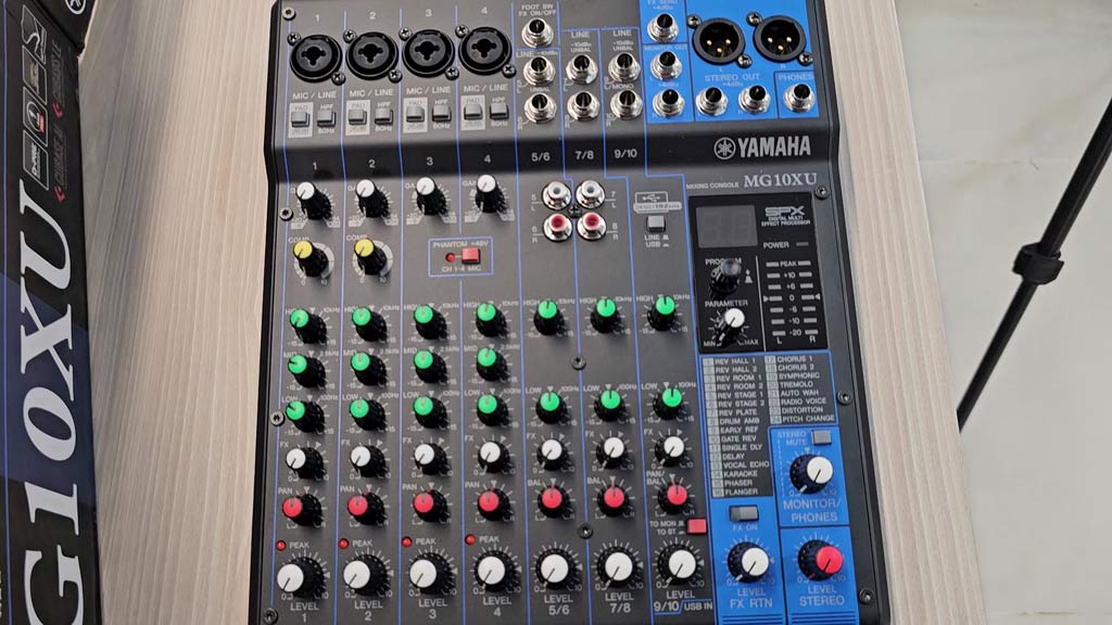 Yamaha MG10XU top panel with all channels and controls